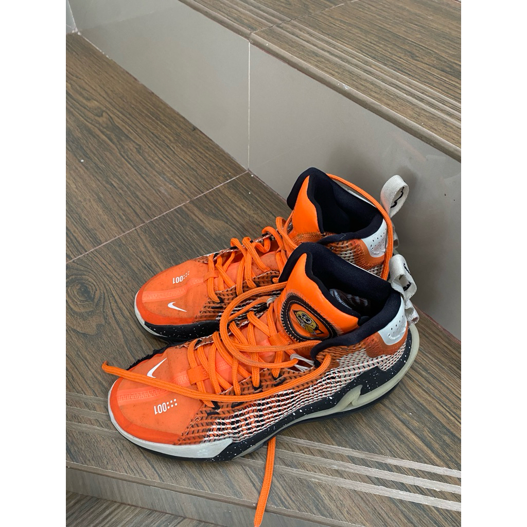sepatu basket nike original
