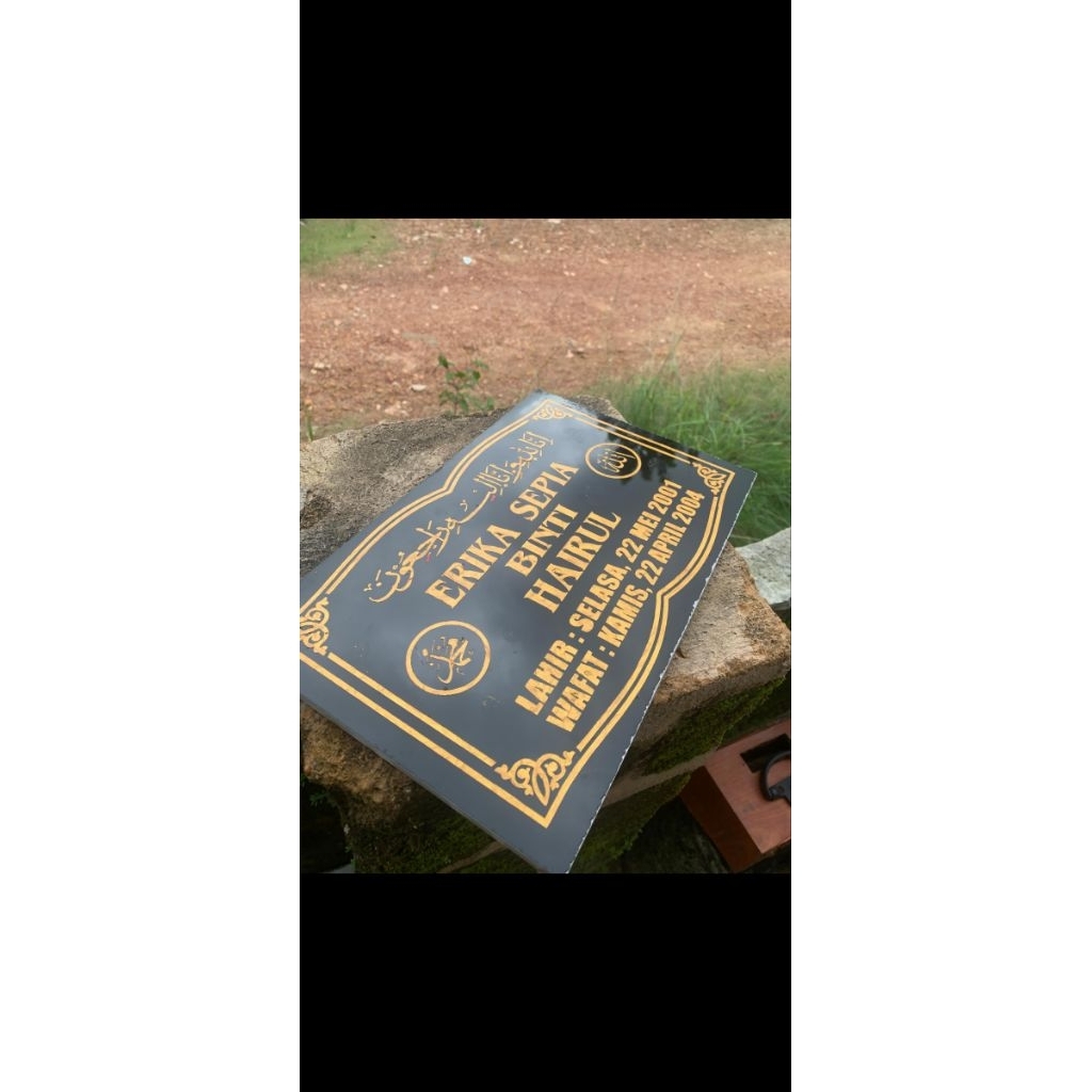 Prasasti kuburan bahan granit ukuran 30x20