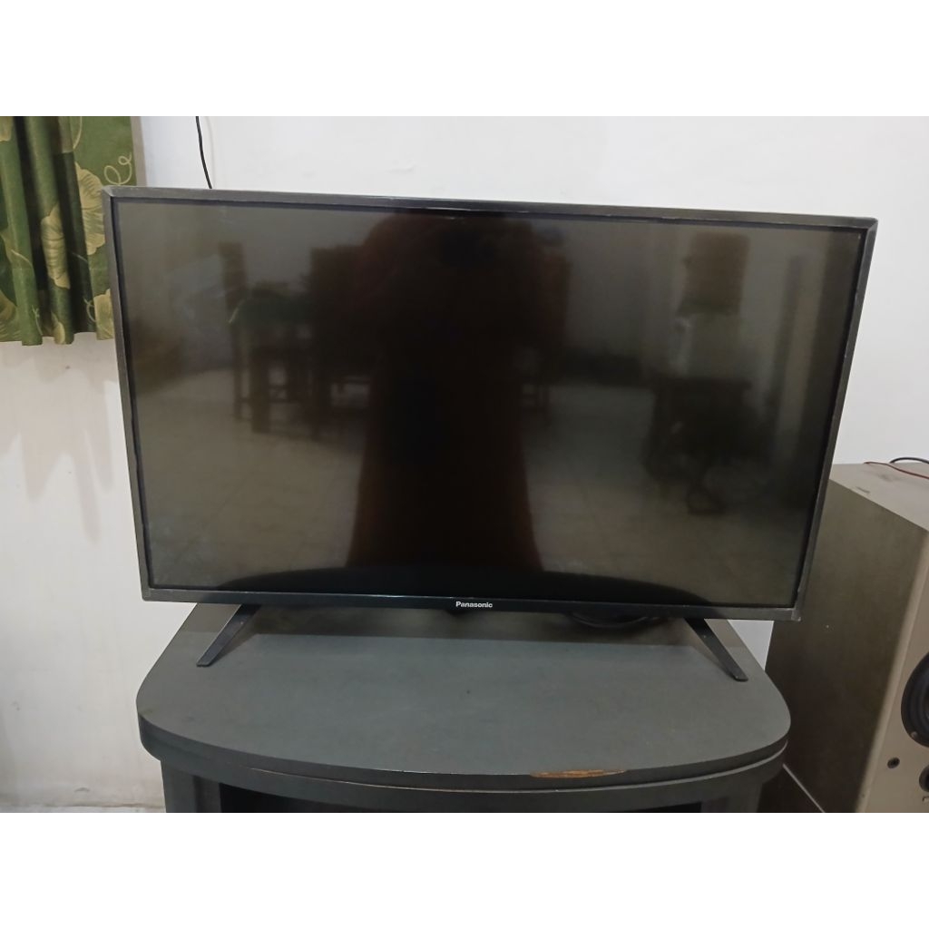 TV PANASONIK IPS LED 32 INCH BONUS STB