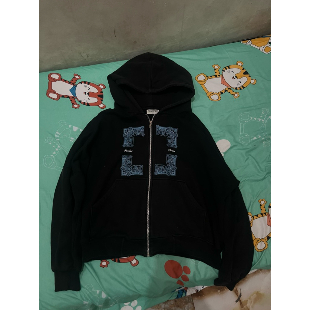 ZIP HOODIE PRAEDAE