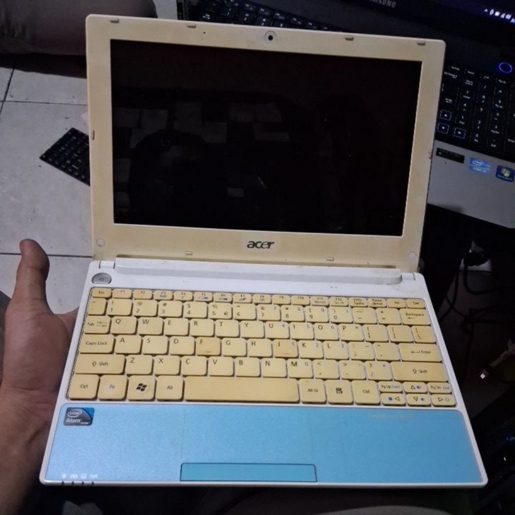 casing notebook Acer aspire one happy