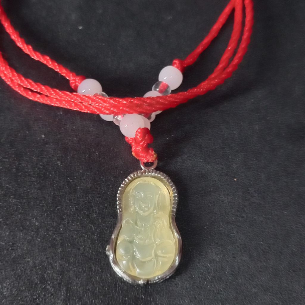 kalung tali merah giok putih kwan im