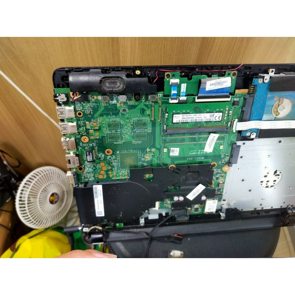 dijual mesin/motherbord laptop Hp 14-bw AMD E2-9000 bisa dipasang D seri BS JUGA pakai RAM DDR4 NORM