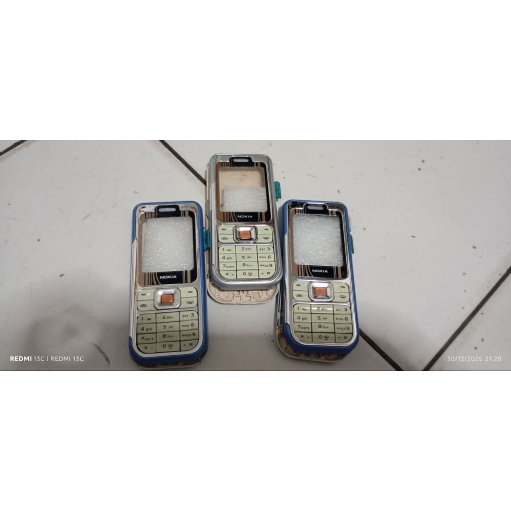 Jual kesing Nokia 7360 kondisi baru stok lama ada 2 warna minat silahkan