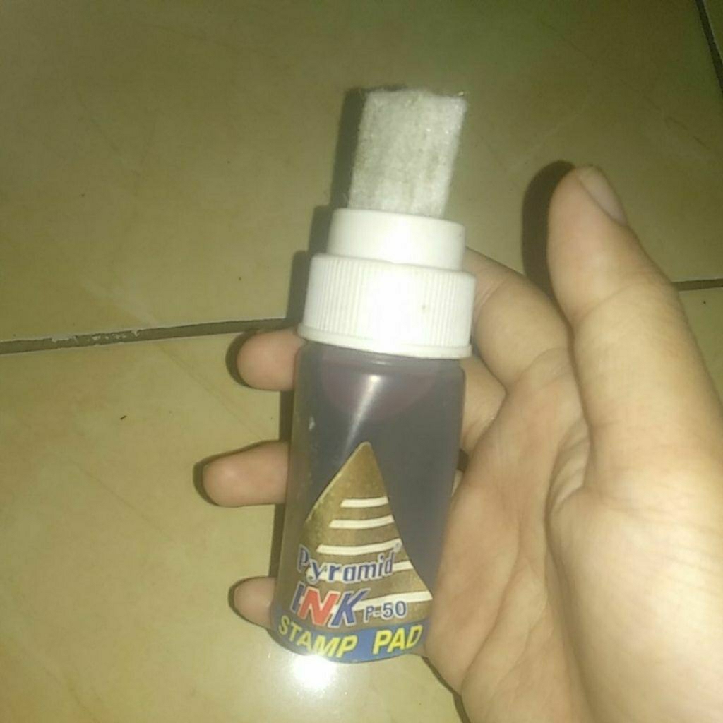 Tinta Stempel warna Merah