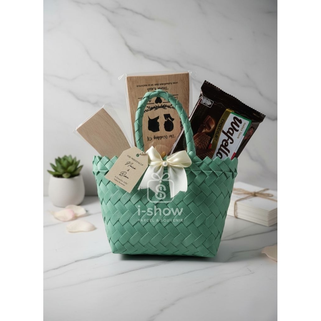 souvenir pernikahan/souvenir wedding/souvenir tas anyam/souvenir kayu/souvenir murah/tas anyam/souve