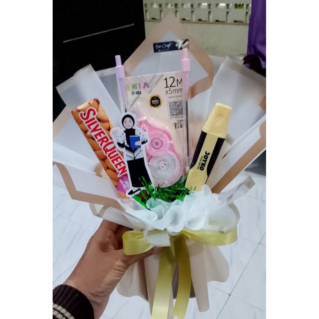 Buket murah alat tulis ,cocok buat hadiah hari guru,kado ultah guru,kado ultah teman dan sahabat.