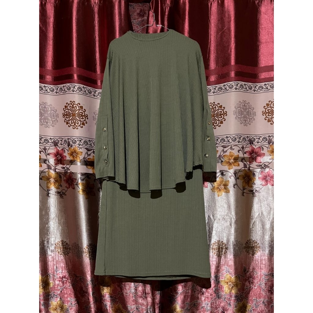 Preloved oneset by Risaniq (free hijab oval malay)