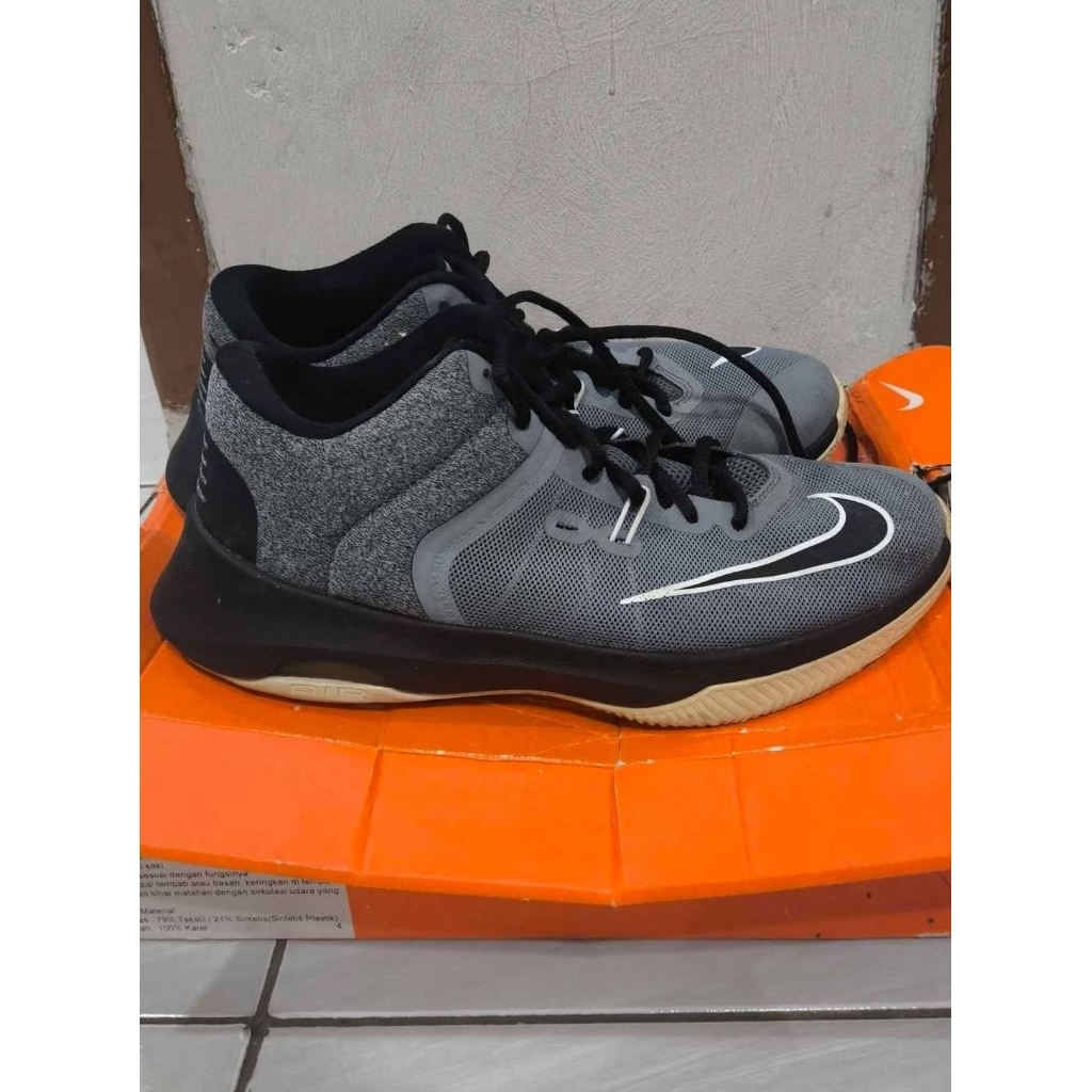 NIKE AIR VERSITILE II Size EU: 39.5 / 26cm