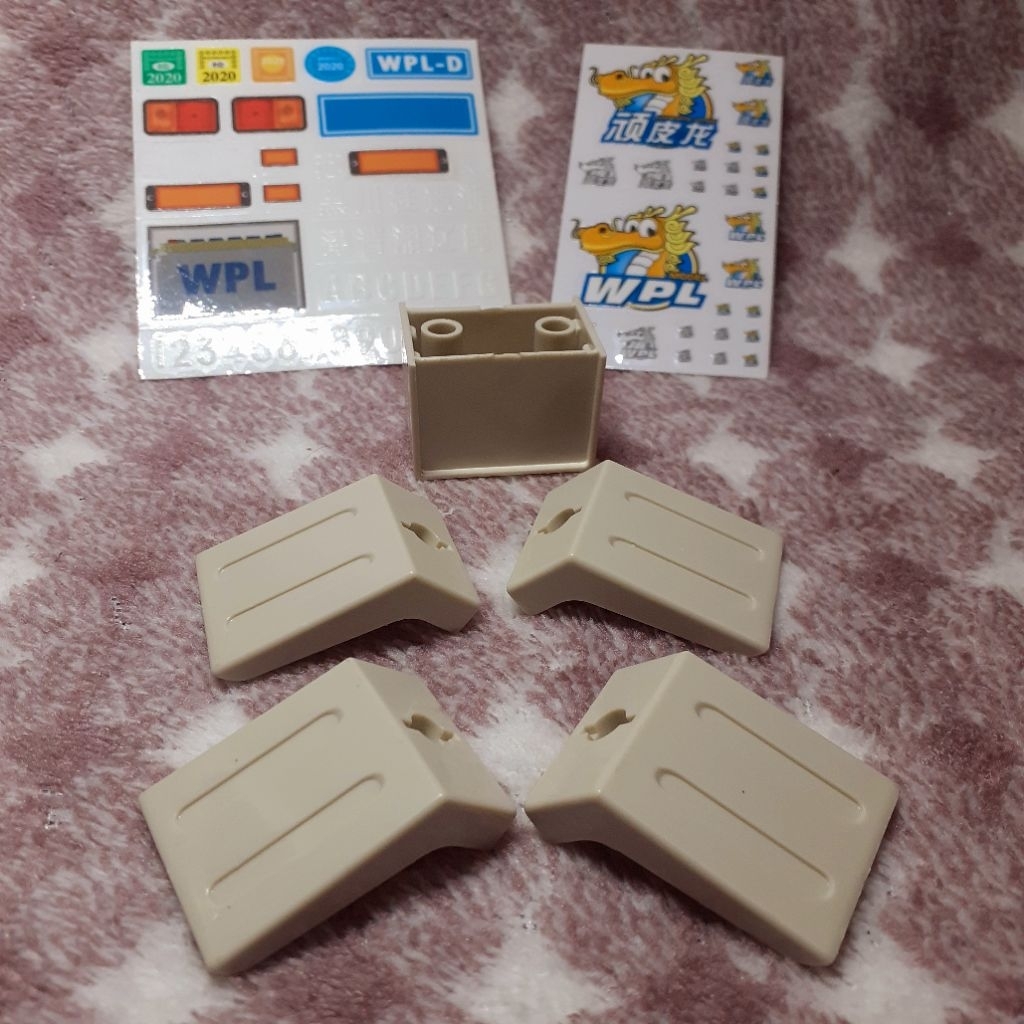 spakbor belakang dan rumah aki plus stiker untuk mobil mainan rc wpl d12 1:10 besar original