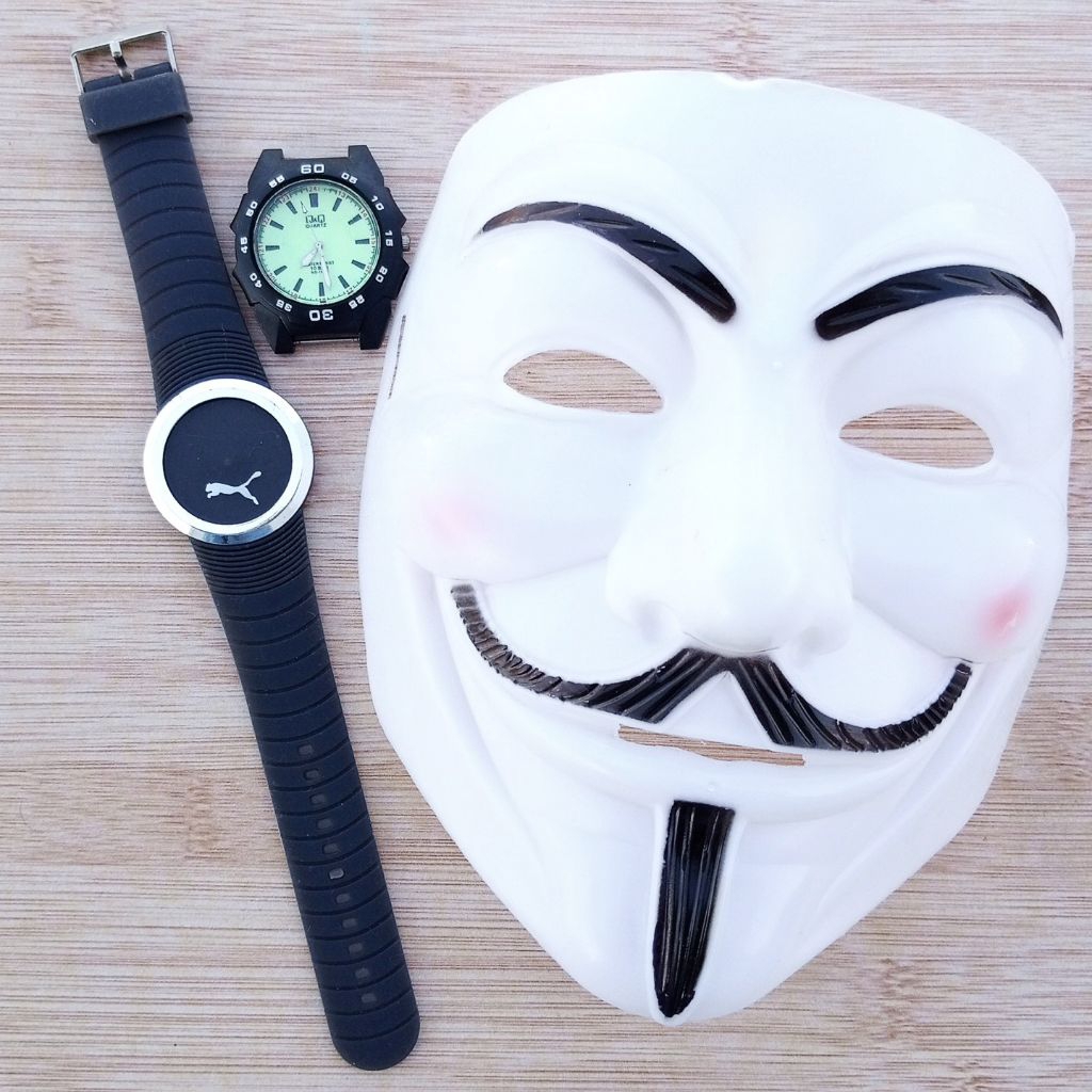 Paket 3 Elektronik Bekas | Jam Tangan Digital Puma dan Q&Q Glow | Vendetta Mask