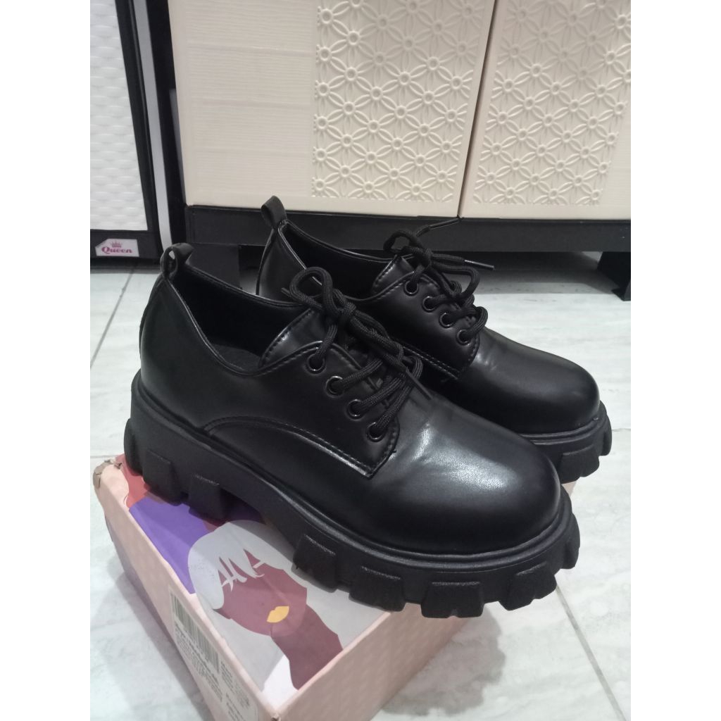 SOVELLA Sepatu Boots Wanita Tinggi #preloved
