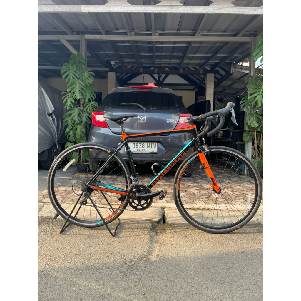 sepeda roadbike polygon strattos s2 size 54 murah