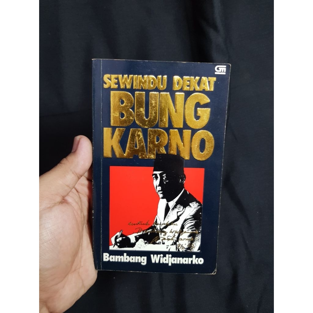 Buku > Sewindu Dekat Bung Karno