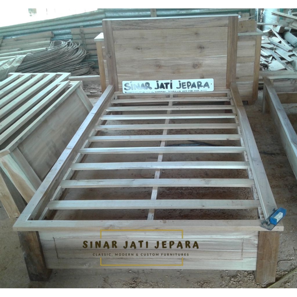 Tempat Tidur Kayu Jati Dipan Minimalis Lurus Polos Sinar Jati Jepara