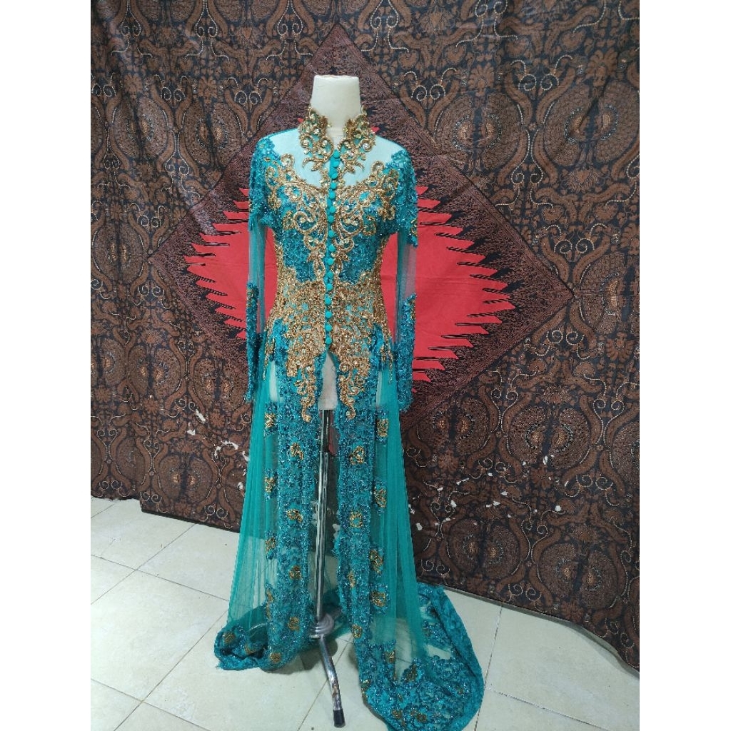 Kebaya pengantin full payet