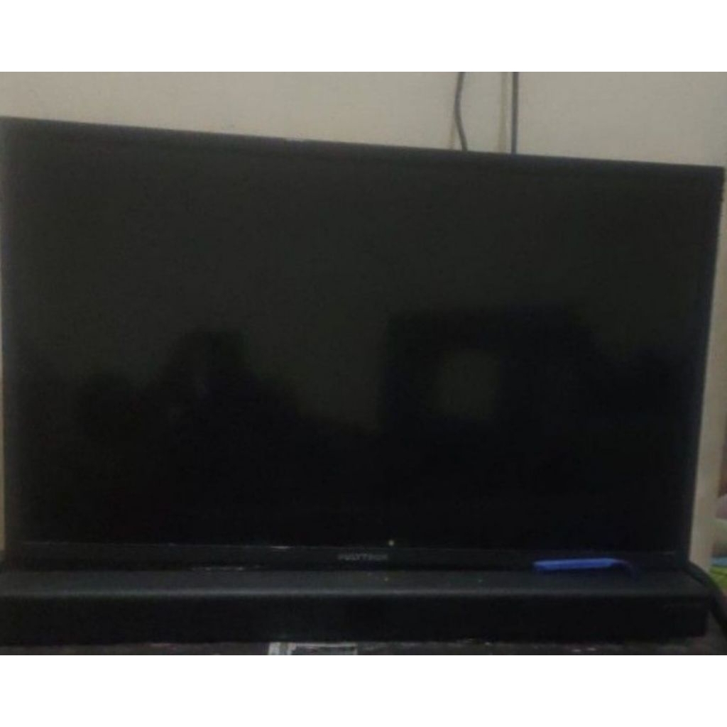 Jual Murah TV Polytron 32 Inch, LCD / Layar  Mati, Suara Bunyi. kelengkapan Remote Control, Manual B