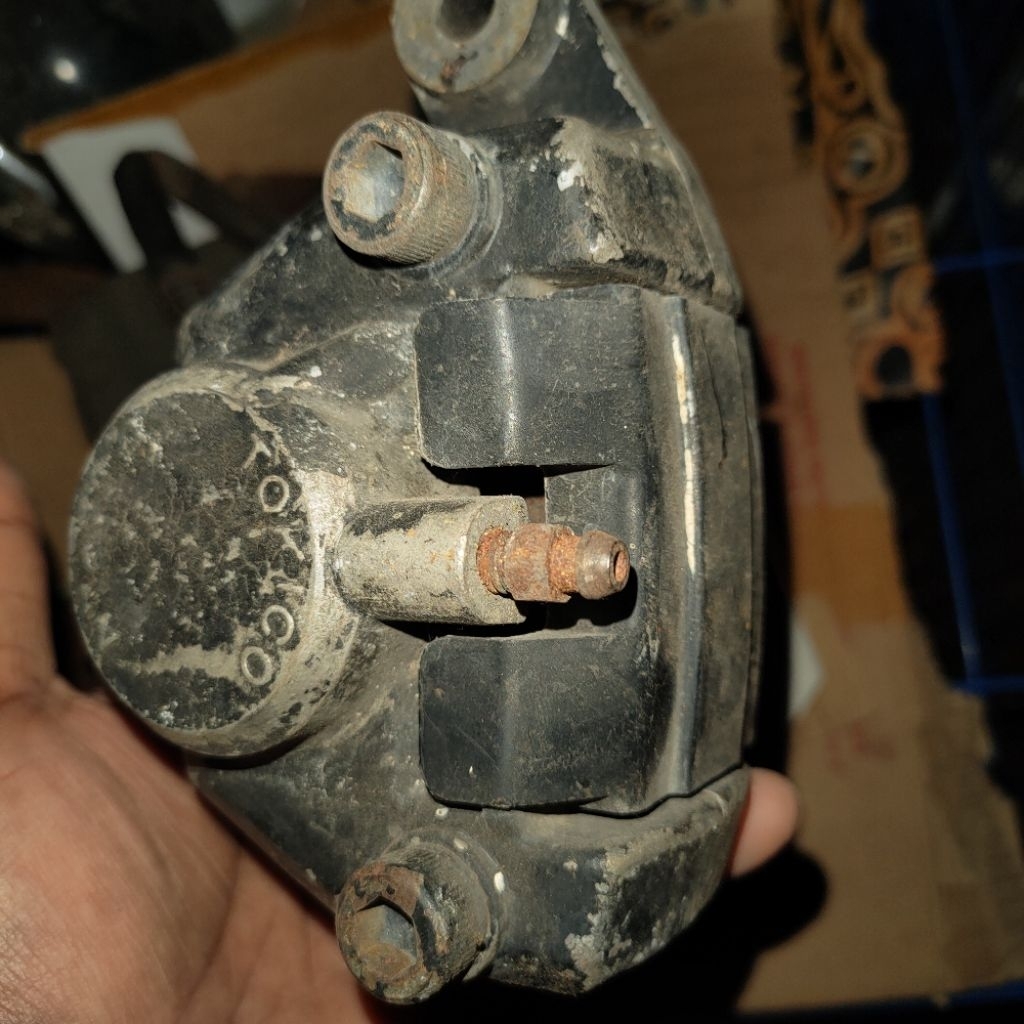 caliper kaliper rem belakang GSX 750.police