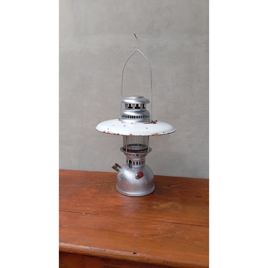 Petromax jadul buat lampu dekorasi caffe