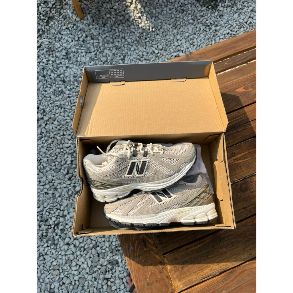 new balance 1906R size 37