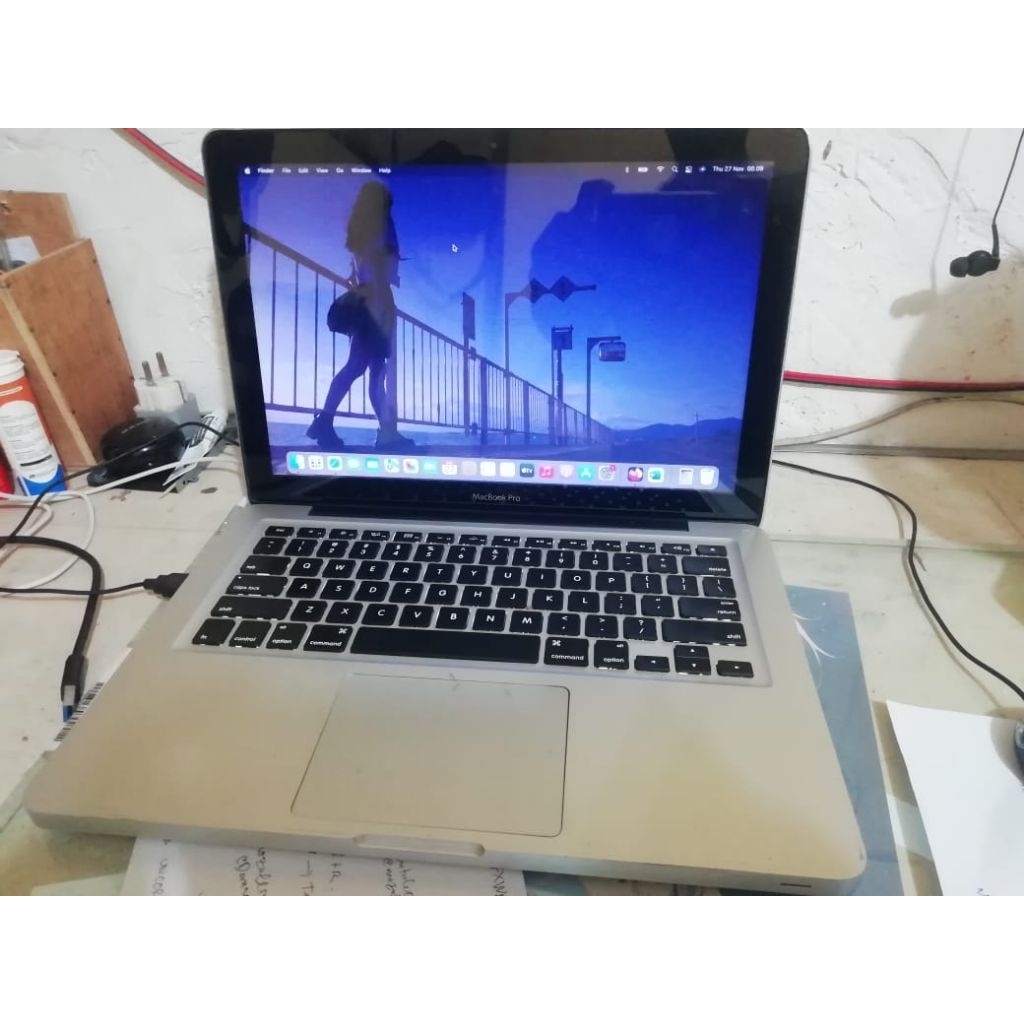 MACBOOK PRO 2012Ssd 256 GB + 128 GB
Ram 8GB
Intel Core i5