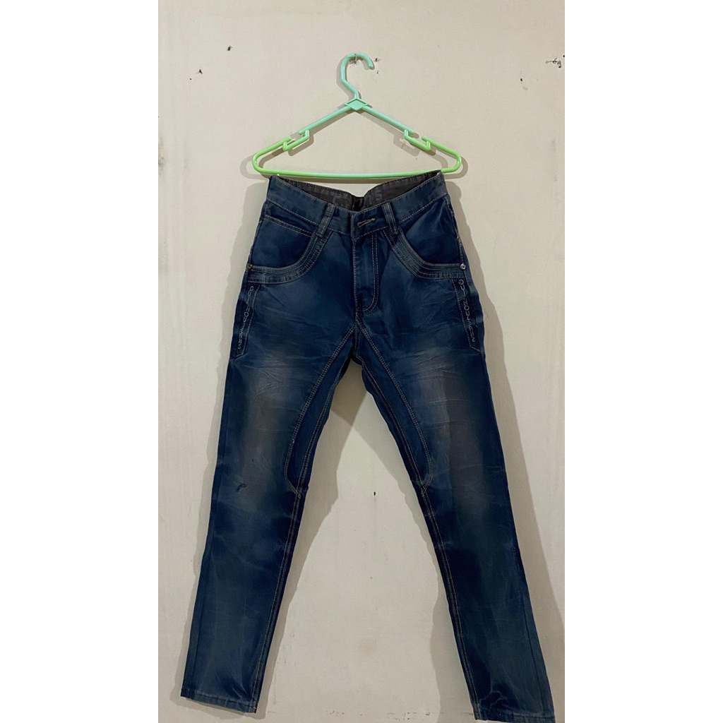 preloved celana levis pria