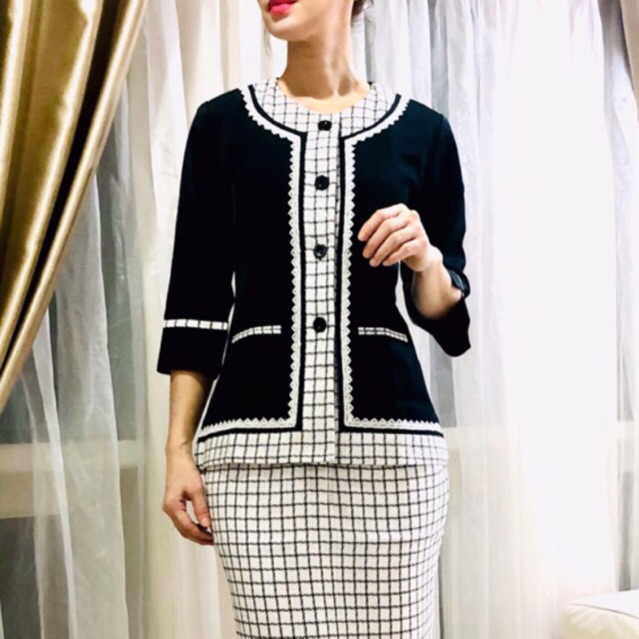 Setelan blazer hitam. One set blazer wanita warna hitam putih. Set blazer MTC. Set blazer kotak kota
