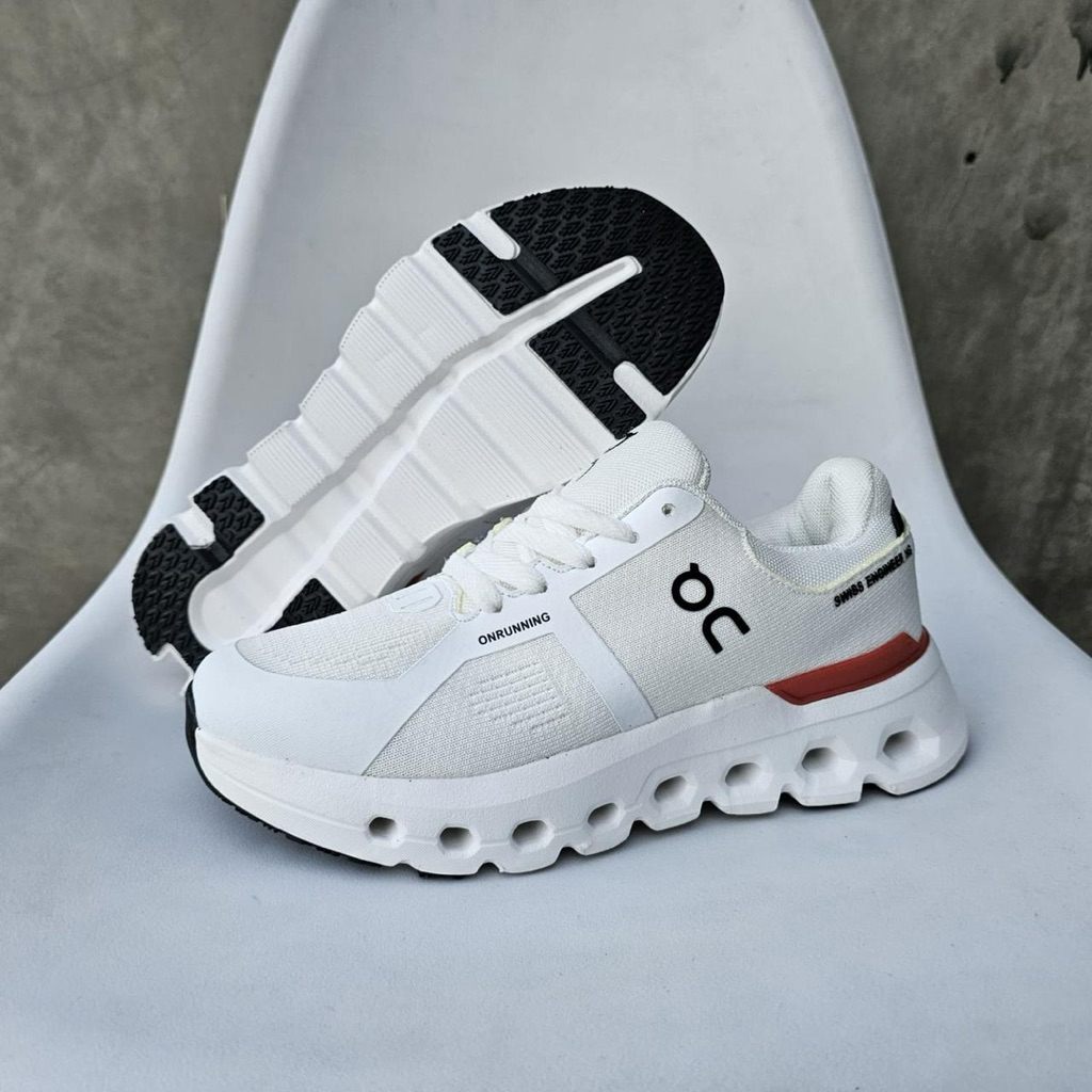 On Cloud Sneakers Wanita