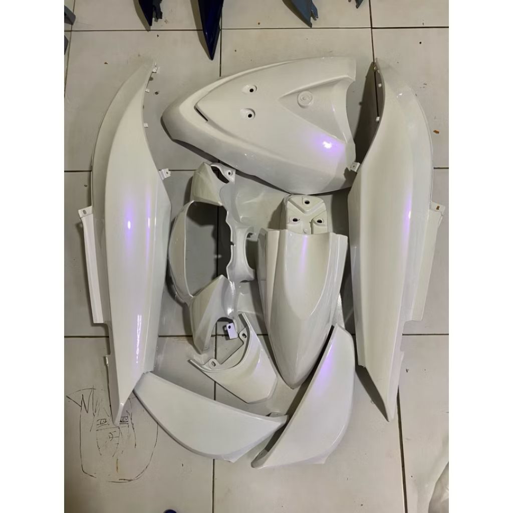 Cover body full halus motor yamaha mio j warna putih lembayung ungu