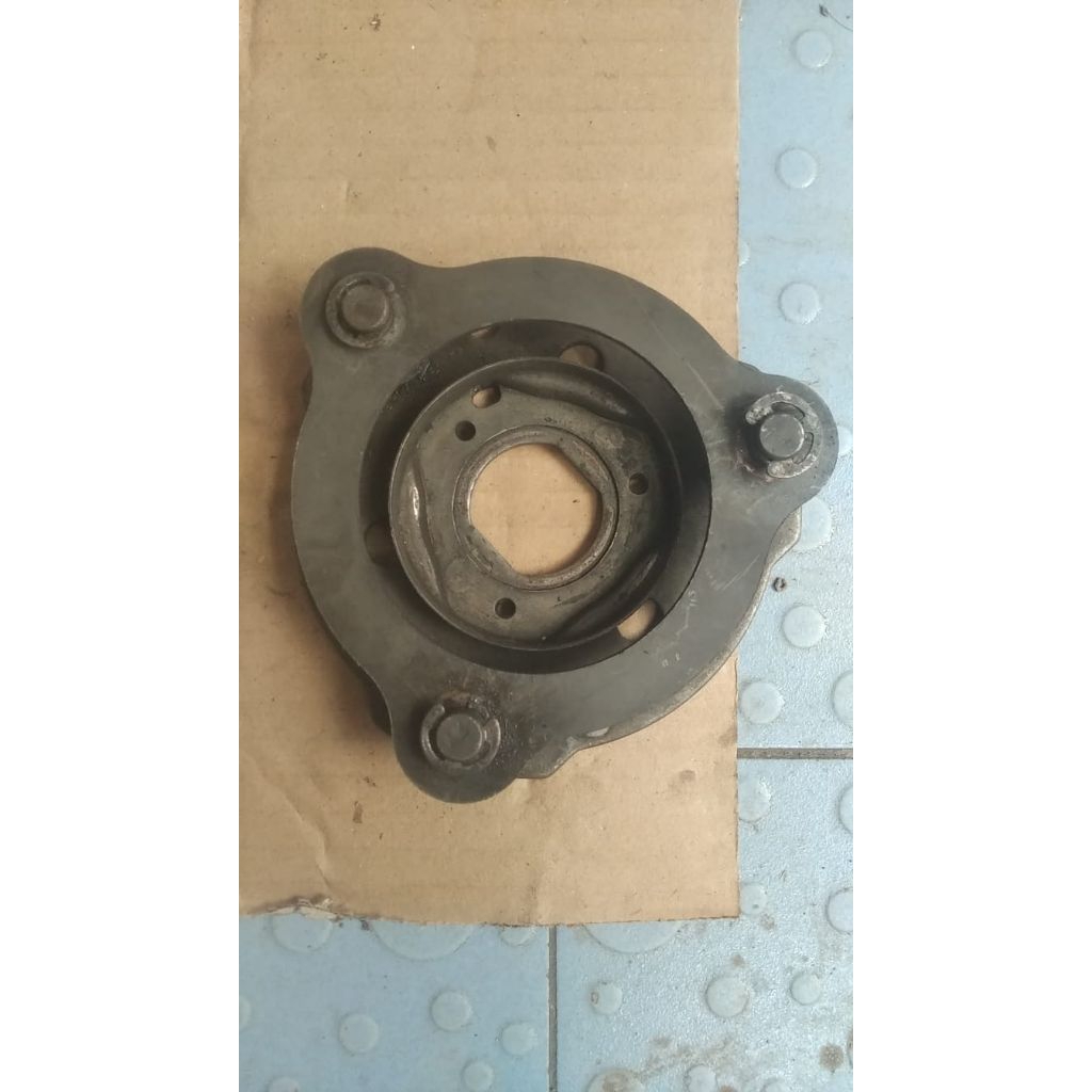 Tatakan kampas ganda Hayate