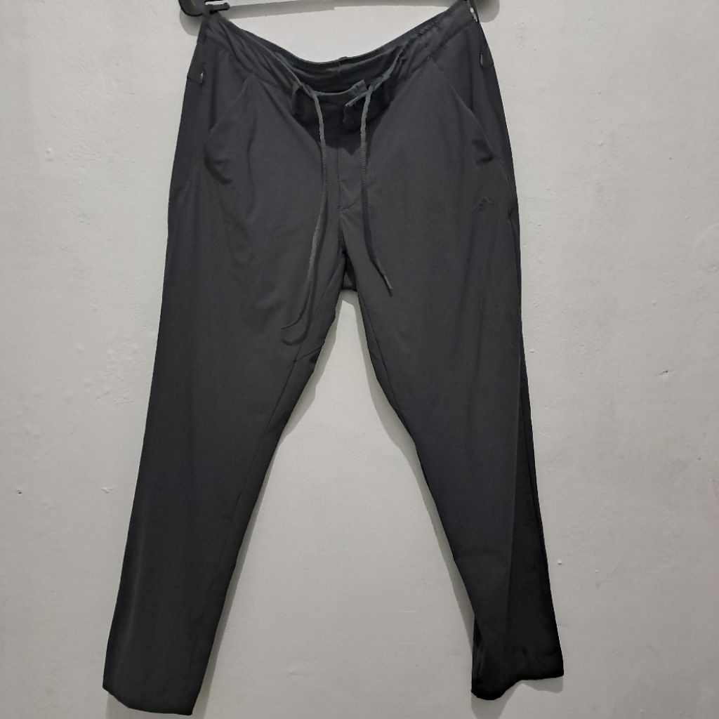 Celana Adidas Slimfit warna grey