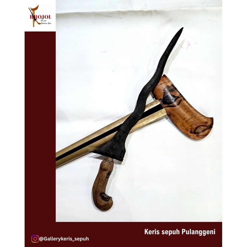 keris sepuh Pulanggeni Keleng era / tangguh Majapahit warangka Gayaman solo kayu timoho