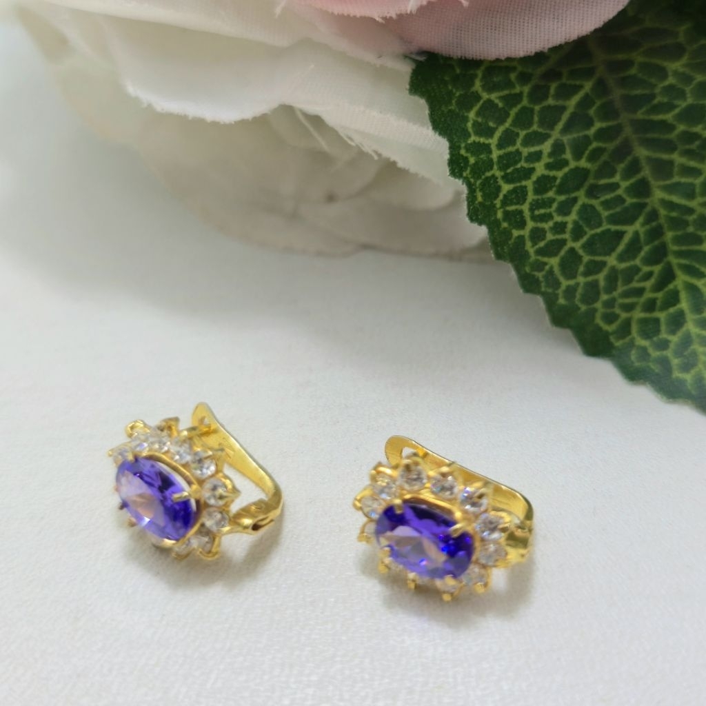 Anting Jepit Lady Day Ungu Emas Muda