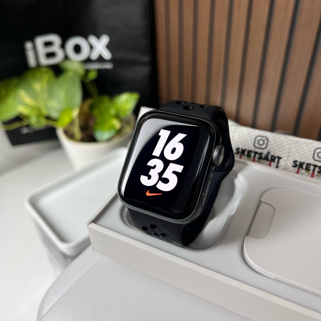 Apple Watch Series 4 40mm Spacegray Nike iBox iwatch