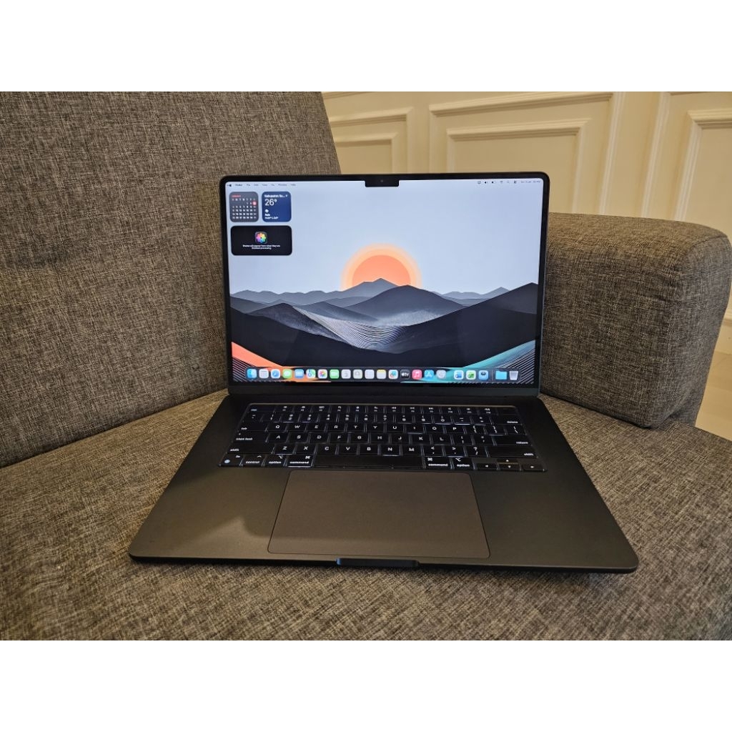 Laptop Macbook Air M3 2024 15inci 8/256 Second Mulus Nominus Resmi IBOX