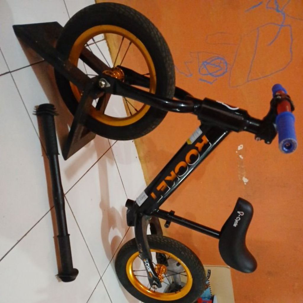 sepeda pushbike rocket icycle limited edition (bekas)