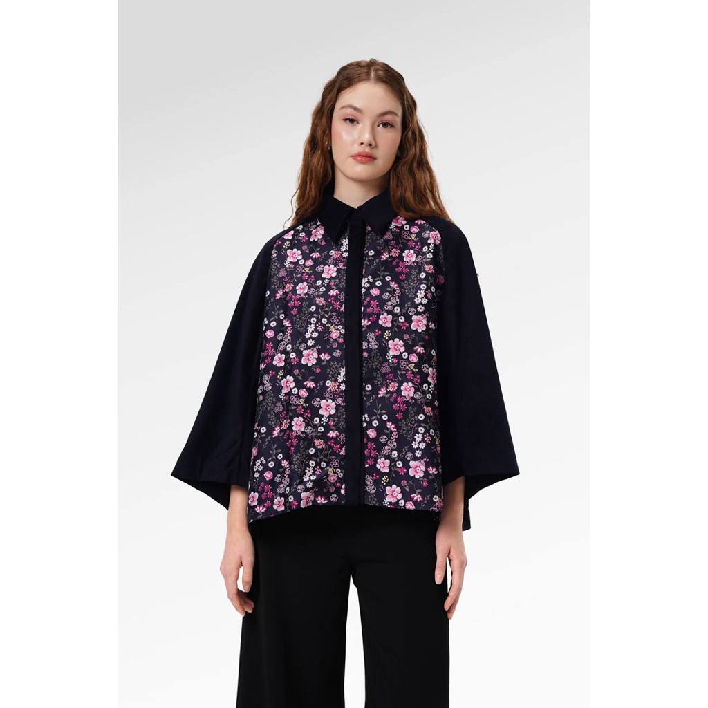 Benang Jarum Shera Jacquard Shirt