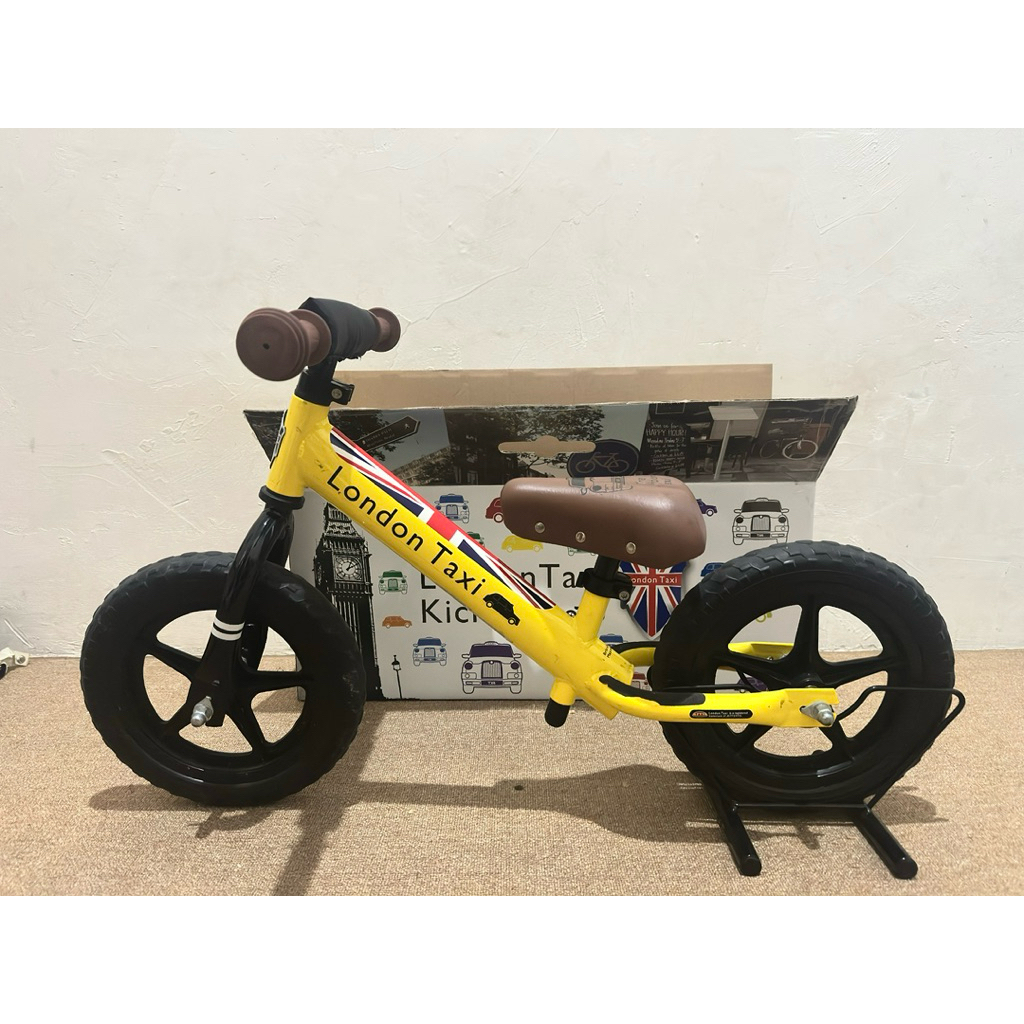 Preloved pushbike London taxi