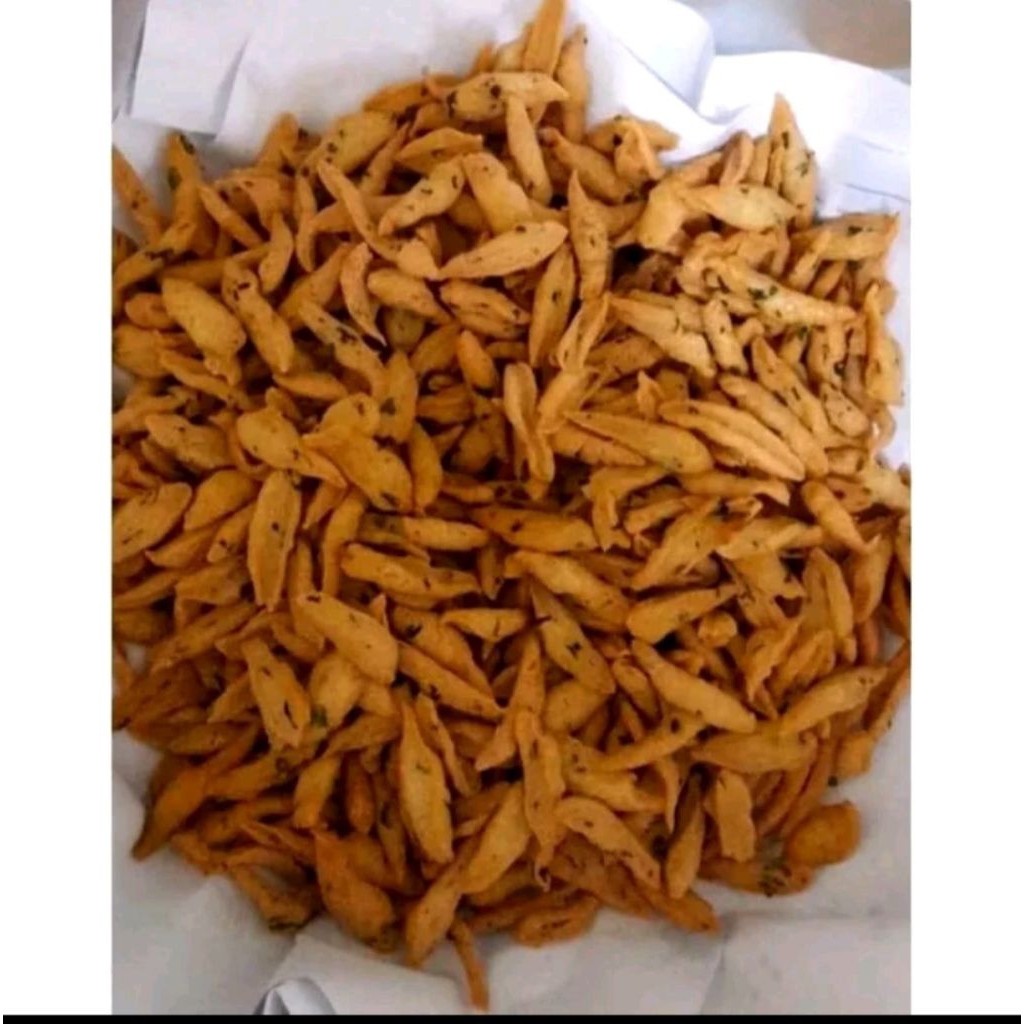 1kg Kue Bawang Gunting Asli Padang