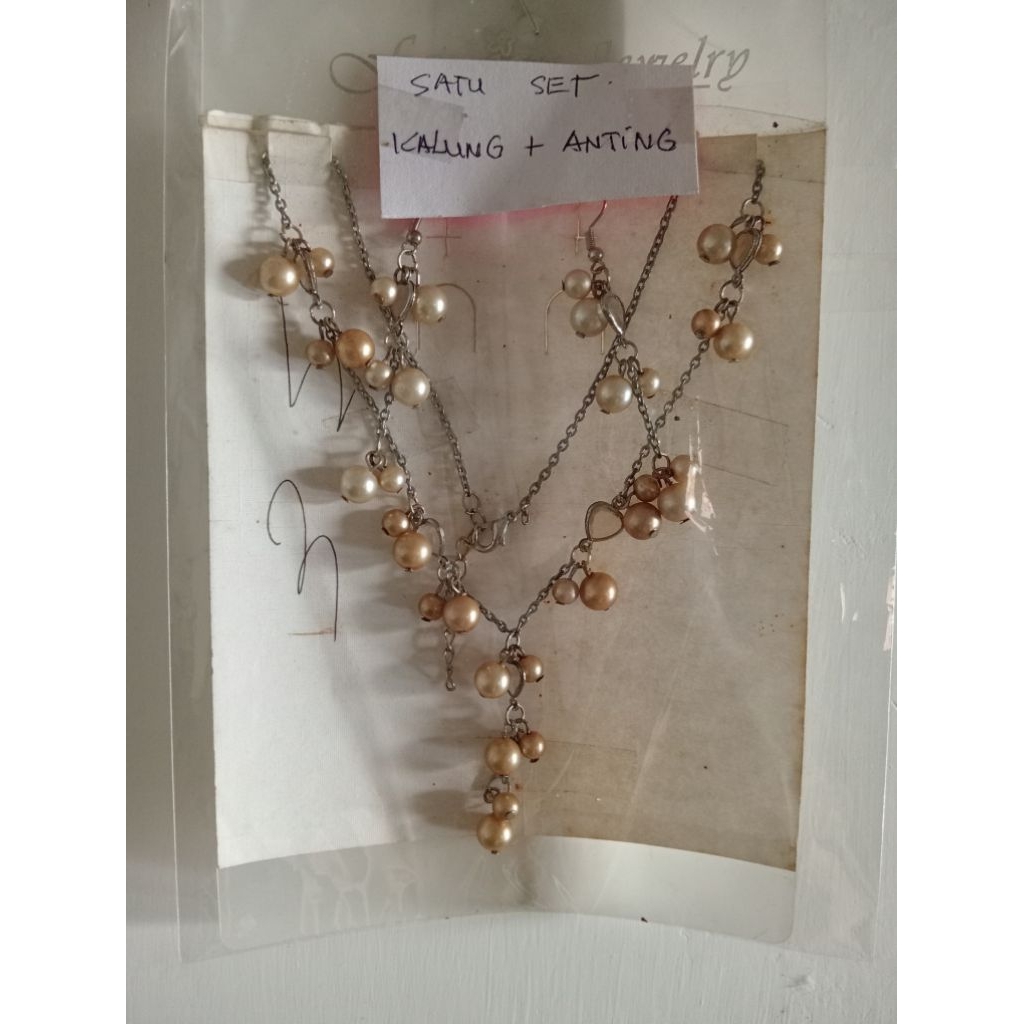 Kalung set mutiara