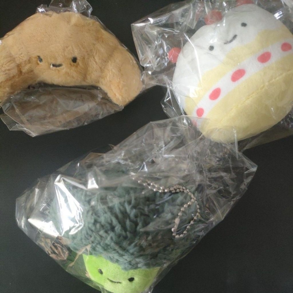 Qualia gacha plush keychain