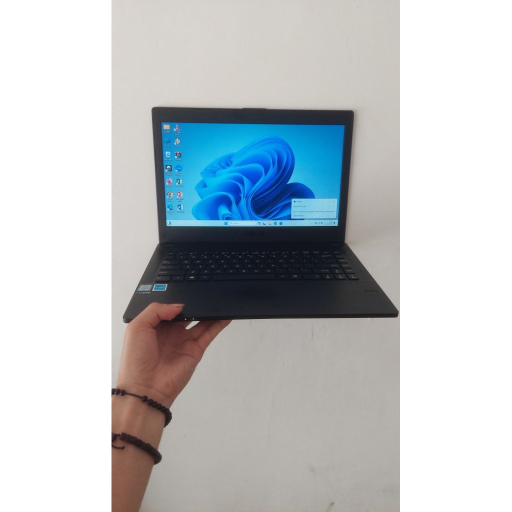 JUAL LAPTOP ASUS PRO P2430U CORE I3-6006U RAM 4GB DDR4 HDD 500GB