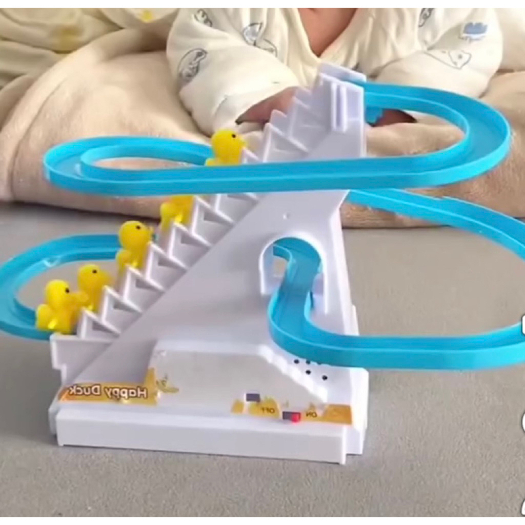 mainan bebek naik tangga