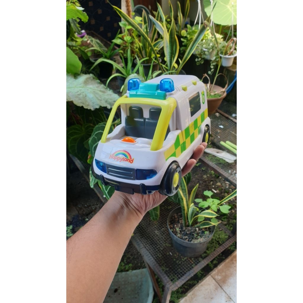 ELC HAPPYLAND AMBULANCE