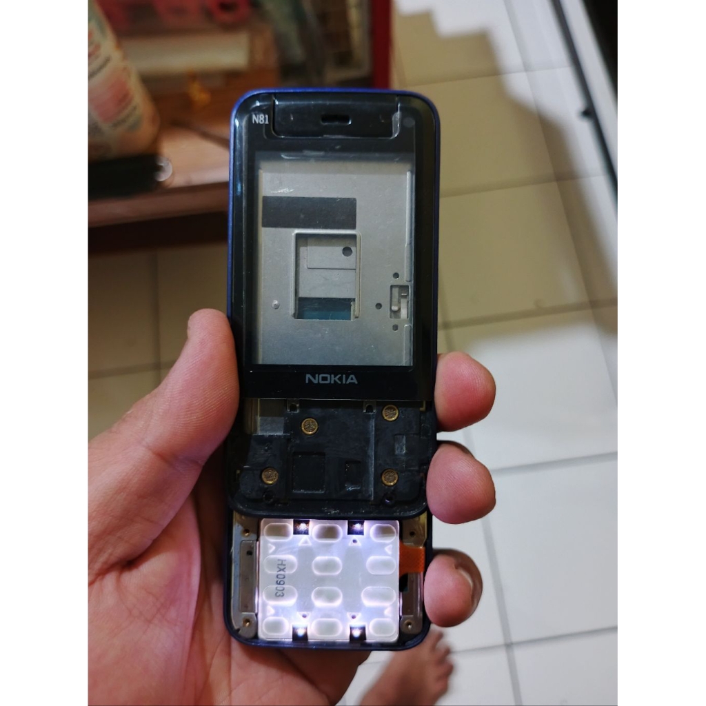Nokia N81 Bahan