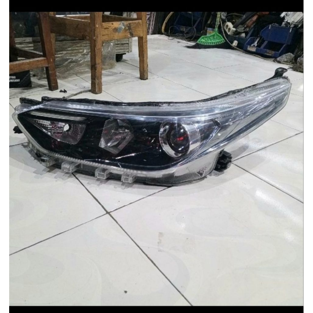 Headlamp Yaris TRD 2016-2020 original