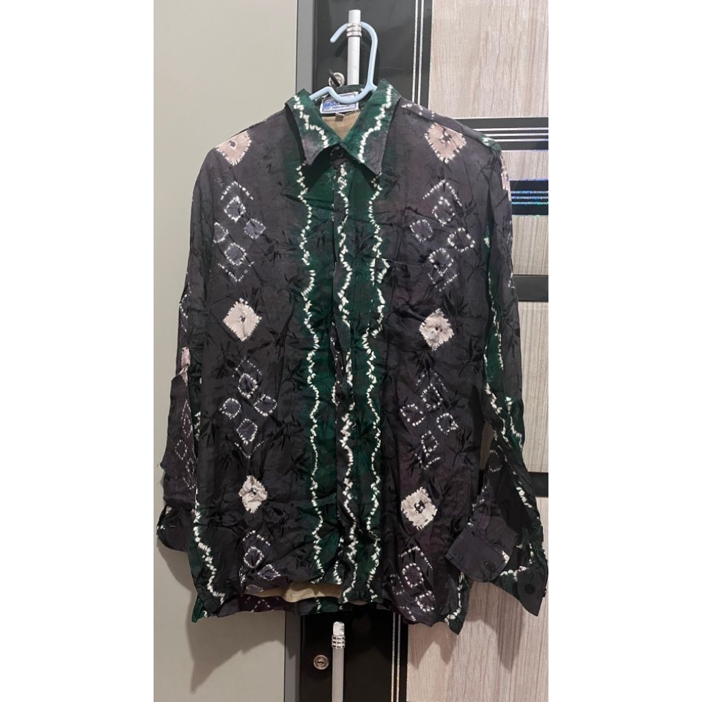 Baju Sasirangan Pria Bahan sutra (preloved)