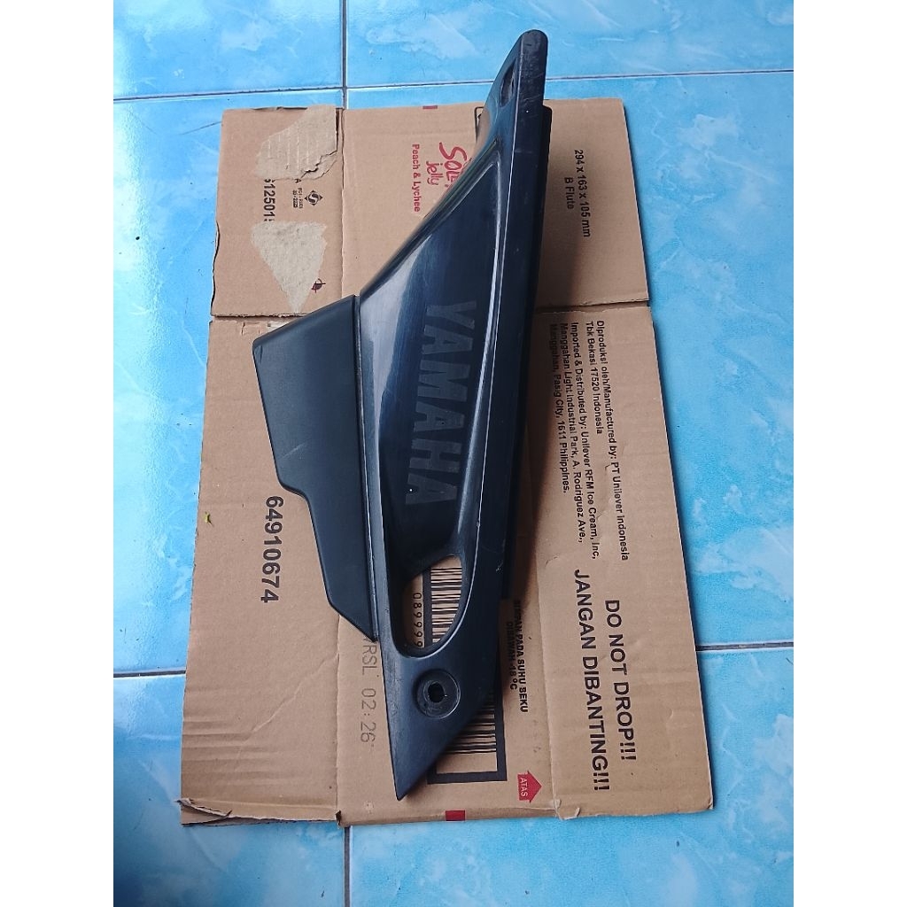 sambungan bodi belakang Yamaha sigma original second/bok ECU Yamaha sigma original second/bok aki Ya