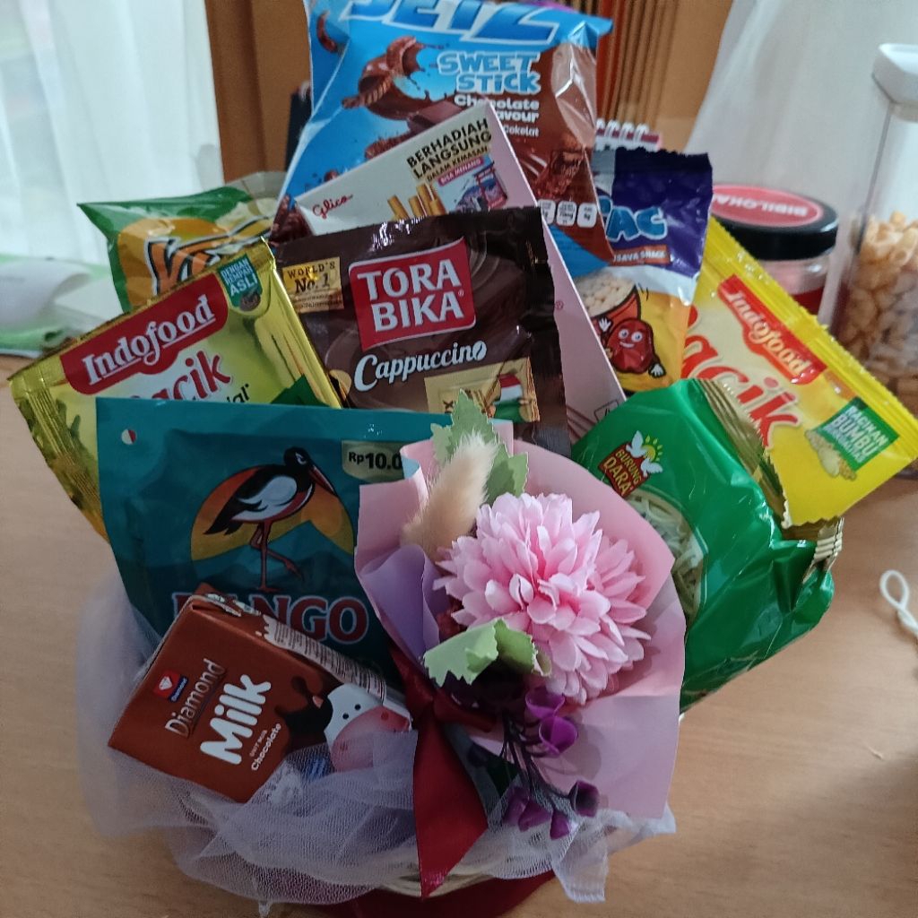 (READY) HAMPERS IDULFITRI , |buket boneka |Packet Parcel Mini /snack| parcel  mini, bunga wisuda, gr