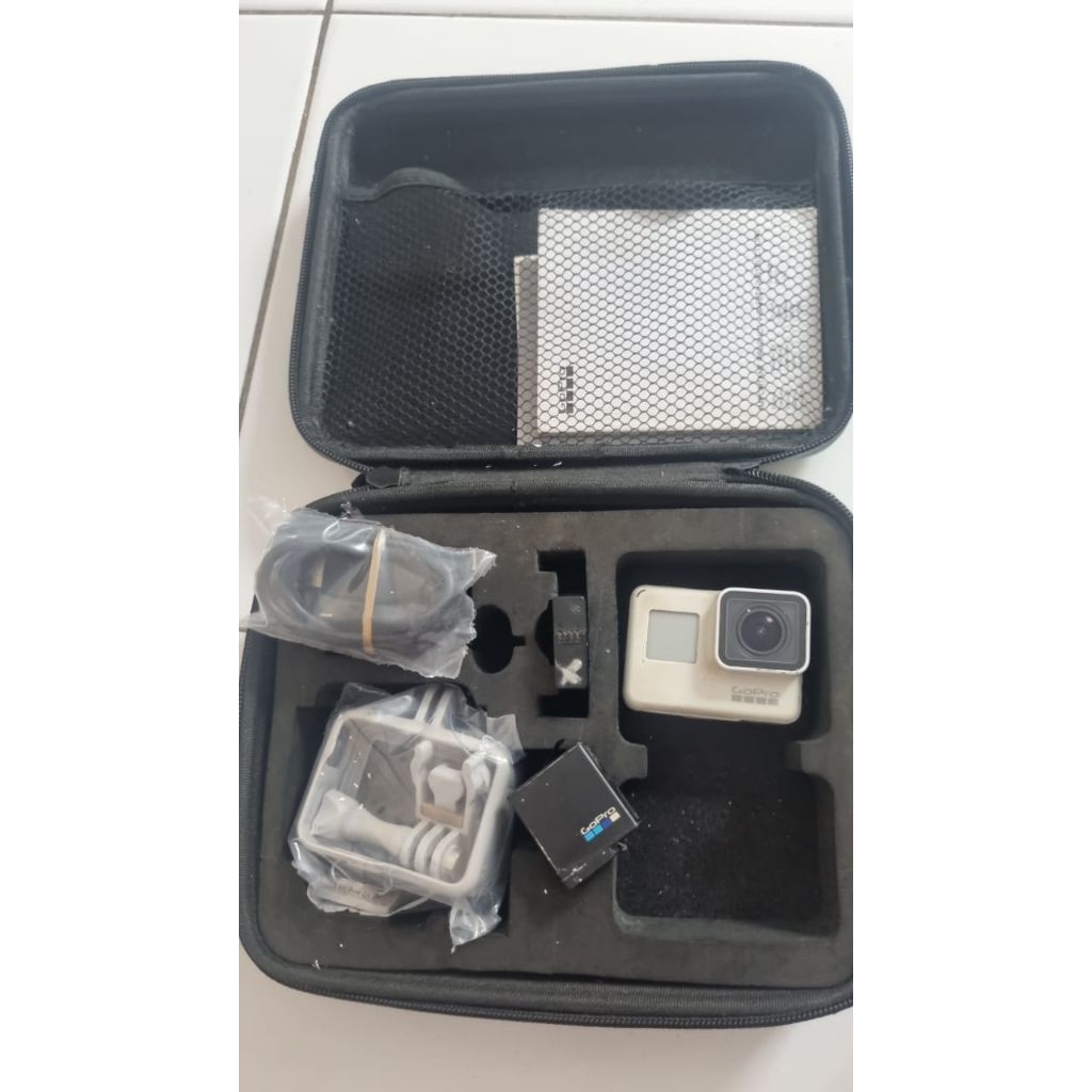gopro 7 black edisi putih